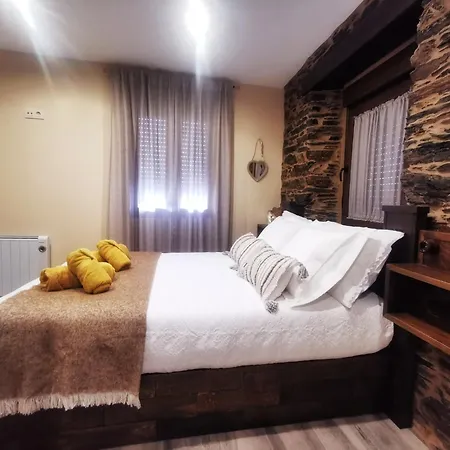 O Lar De Alba Ferienhaus La Rúa