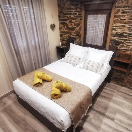 O Lar De Alba Ferienhaus La Rúa