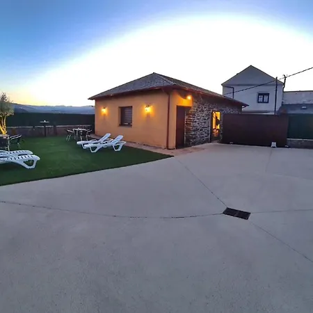 O Lar De Alba * La Rúa