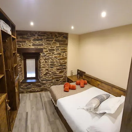 O Lar De Alba * La Rúa